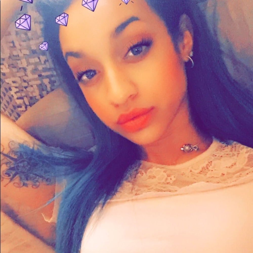 Meet your Posher, Ayanna